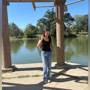 Meet your Posher, Aisha